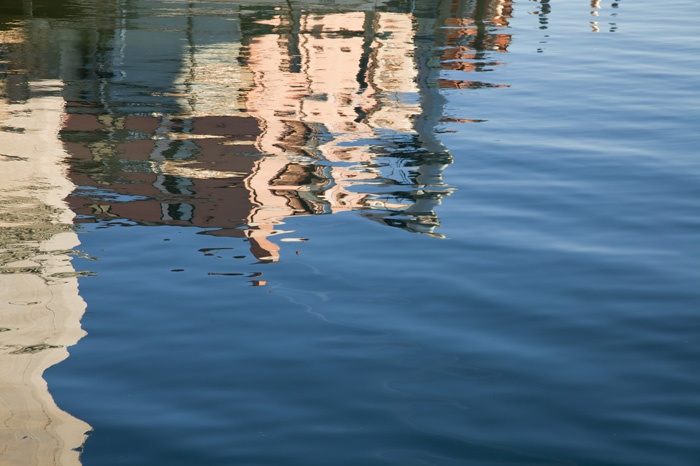 photo series, Venice mirror, 2011, by Charlie Alice Raya