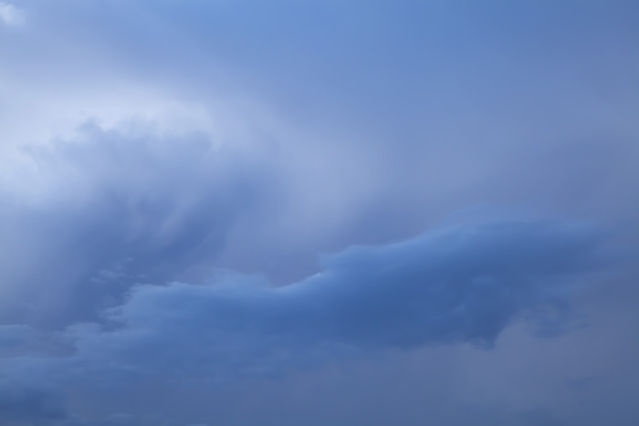 clouds echoing, photo series by Charlie Alice Raya, 2022